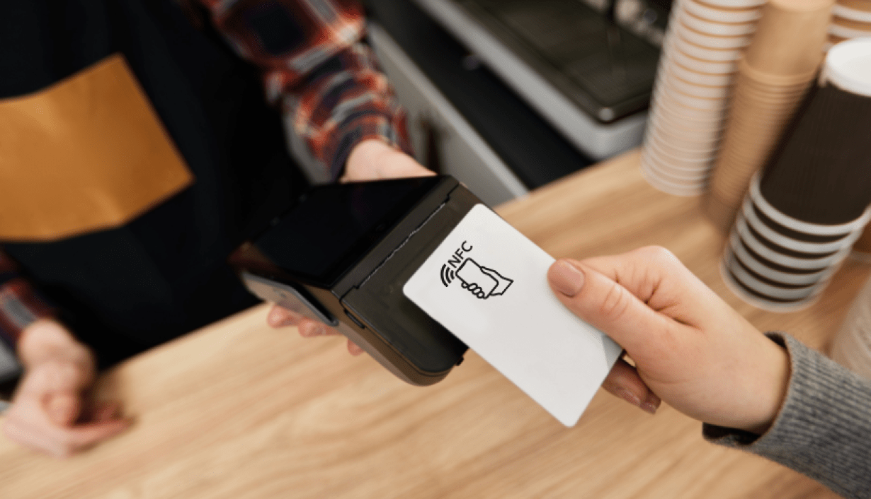 Card smart card Contact vs. Contactless Smart Cards: Which is Better for Your Needs?