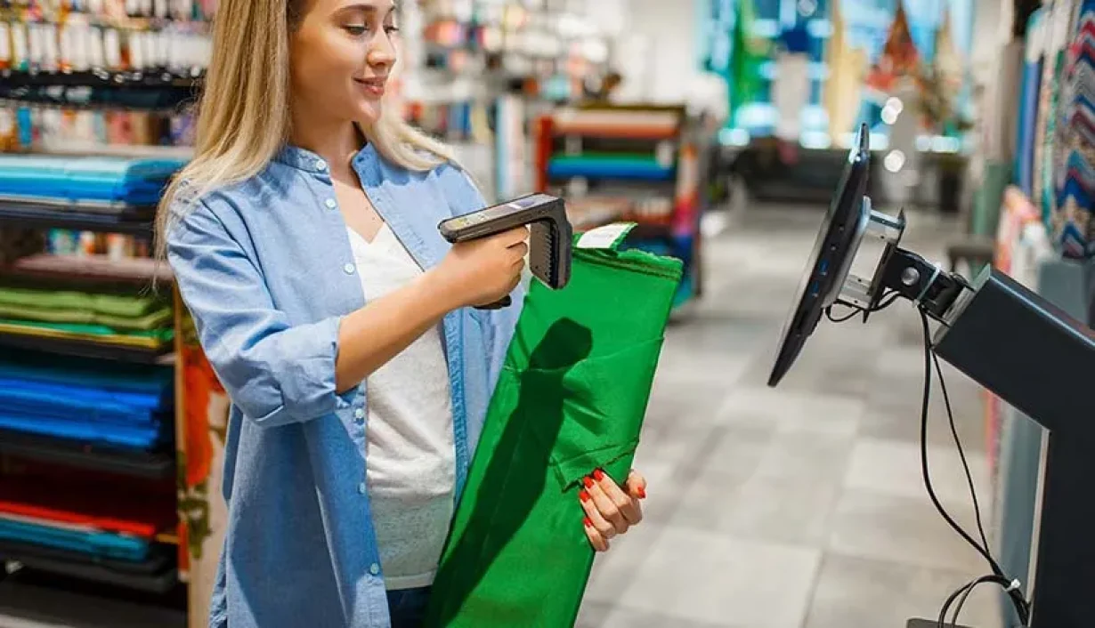 Application of RFID in retail RFID Hardware Selection Guide: Find the Best Fit for Your Needs
