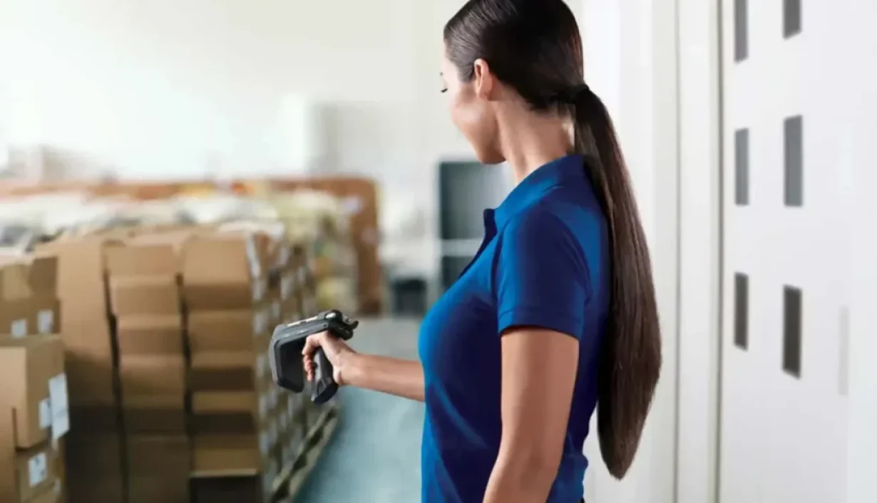 Application of RFID technology in inventory management (1) How RFID Tags and Readers Revolutionize Inventory Management for Businesses