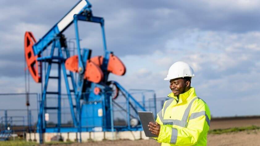 core-applications-of-rfid-technology-in-the-oil-gas-industry Core Applications of RFID Technology in the Oil and Gas Industry