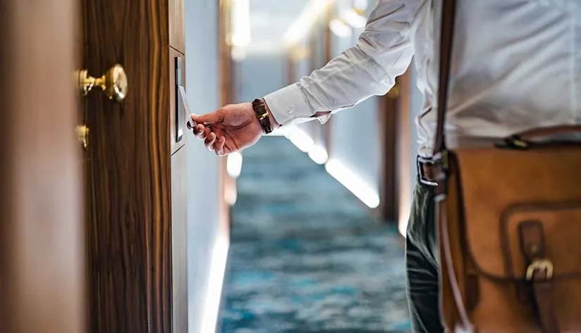 hotels-choose-the-right-key-card Hotels Choose the Right Key Card