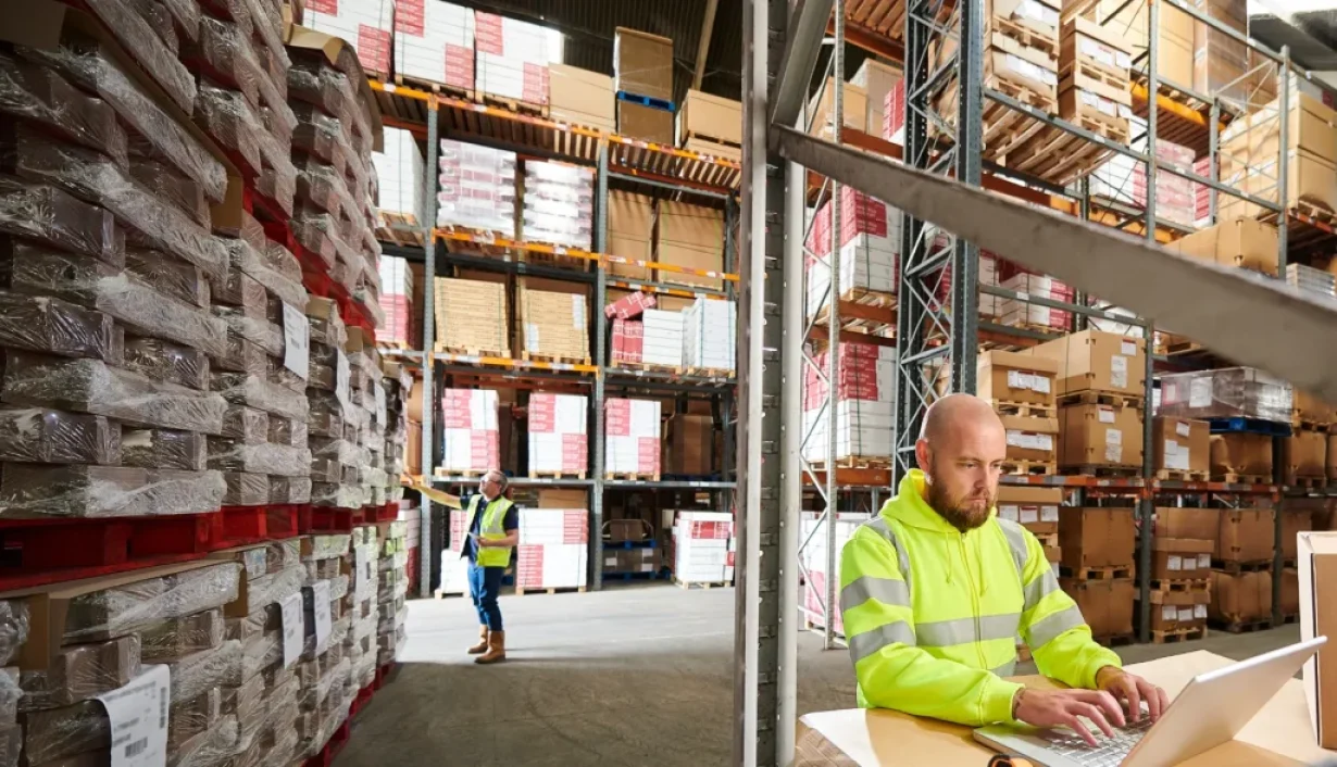 How UHF RFID Tag Readers Revolutionize Asset Management How UHF RFID Tag Readers Revolutionize Asset Management