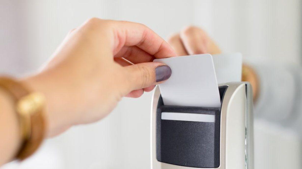 Integrate RFID Key Cards with Your Existing Hotel Management System How to Integrate RFID Key Cards with Your Existing Hotel Management System