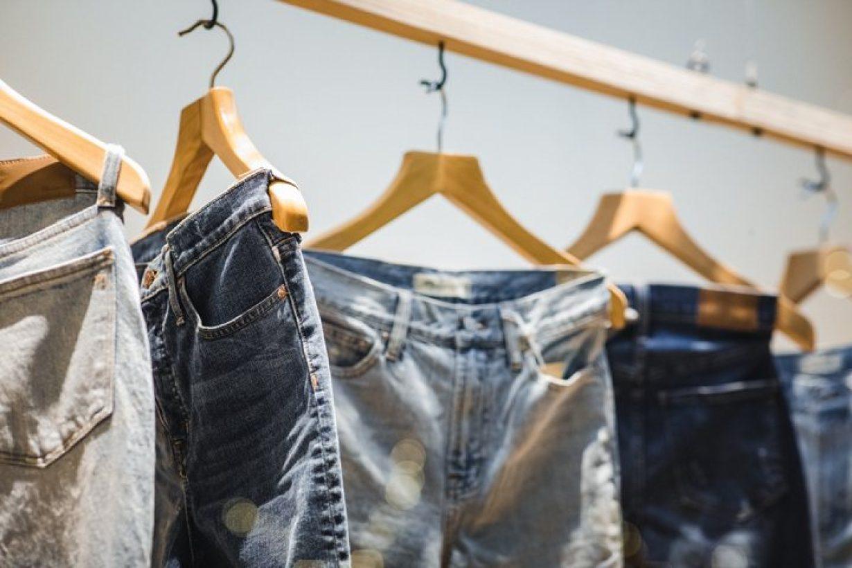RFID Solutions for the Garment Industry RFID Solutions for the Garment Industry: Optimizing the Journey from Factory Production to End Consumer