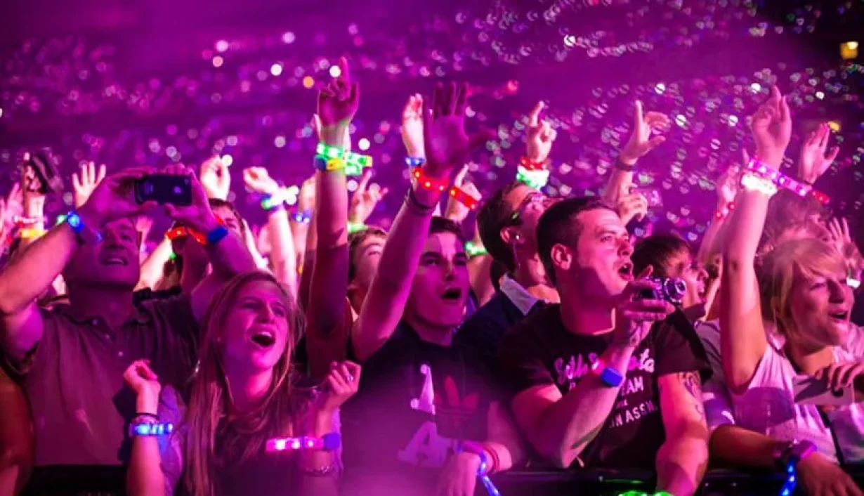 Light Up Your Event with NFC LED Wristband Light Up Your Event with NFC LED Wristbands: Smart, Secure & Memorable