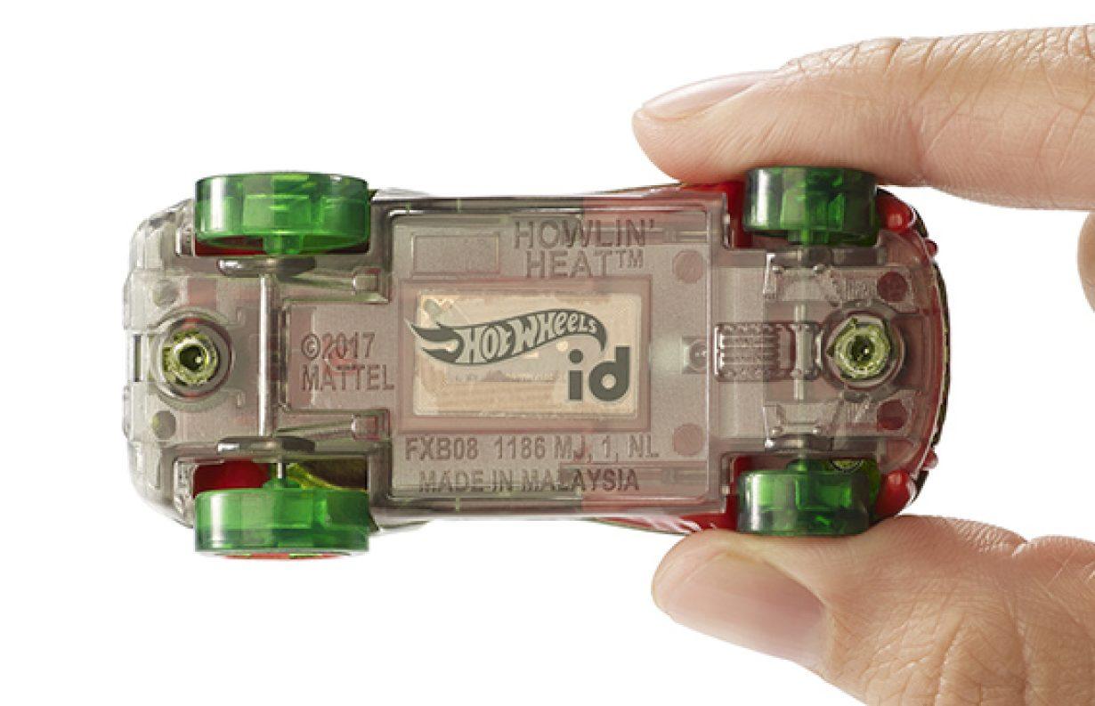 NFC-enabled Hot Wheels Cars Hot Wheels ID Car Smart Track and Race Portal NFC-enabled Hot Wheels Cars: Hot Wheels ID Car, Smart Track and Race Portal