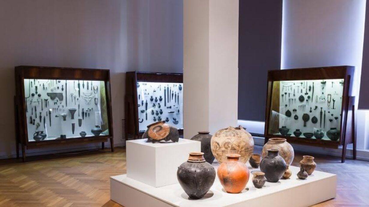 Unlocking the Power of RFID A Complete Guide to Its Applications in Museums Unlocking the Power of RFID: A Complete Guide to Its Applications in Museums