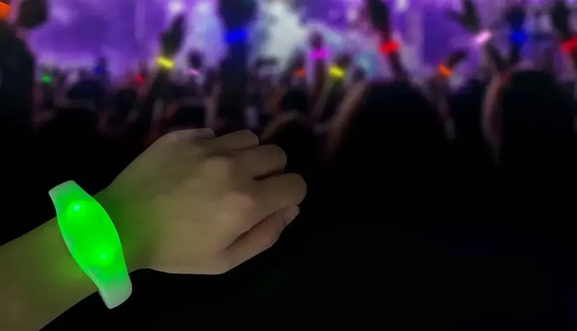 visual-effects-of-nfc-led-wristband Visual effects of NFC LED wristband