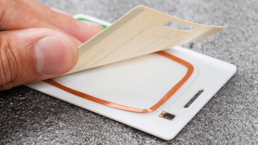 what-is-rfid-card-and-how-does-it-work-1 inside of rfid card