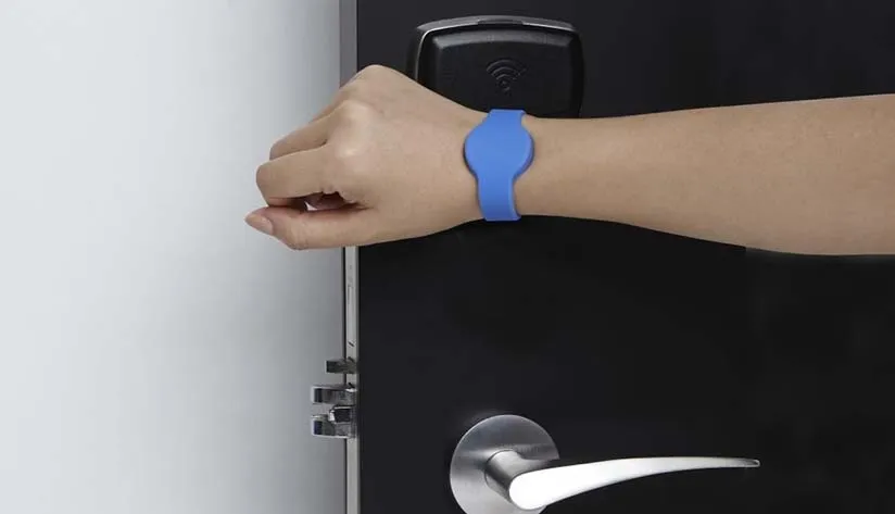 rfid-wristbands-in-hotel RFID wristbands in hotel