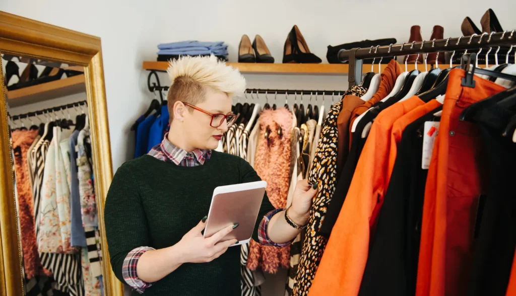 how-to-use-nfc-garment-tag-for-retail-marketing-1024x588-1 How to use NFC garment tag for retail marketing